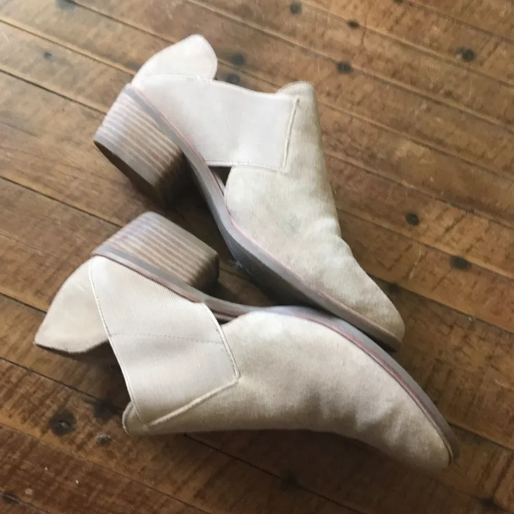 Dolce Vita suede booties - Picture 2 of 4